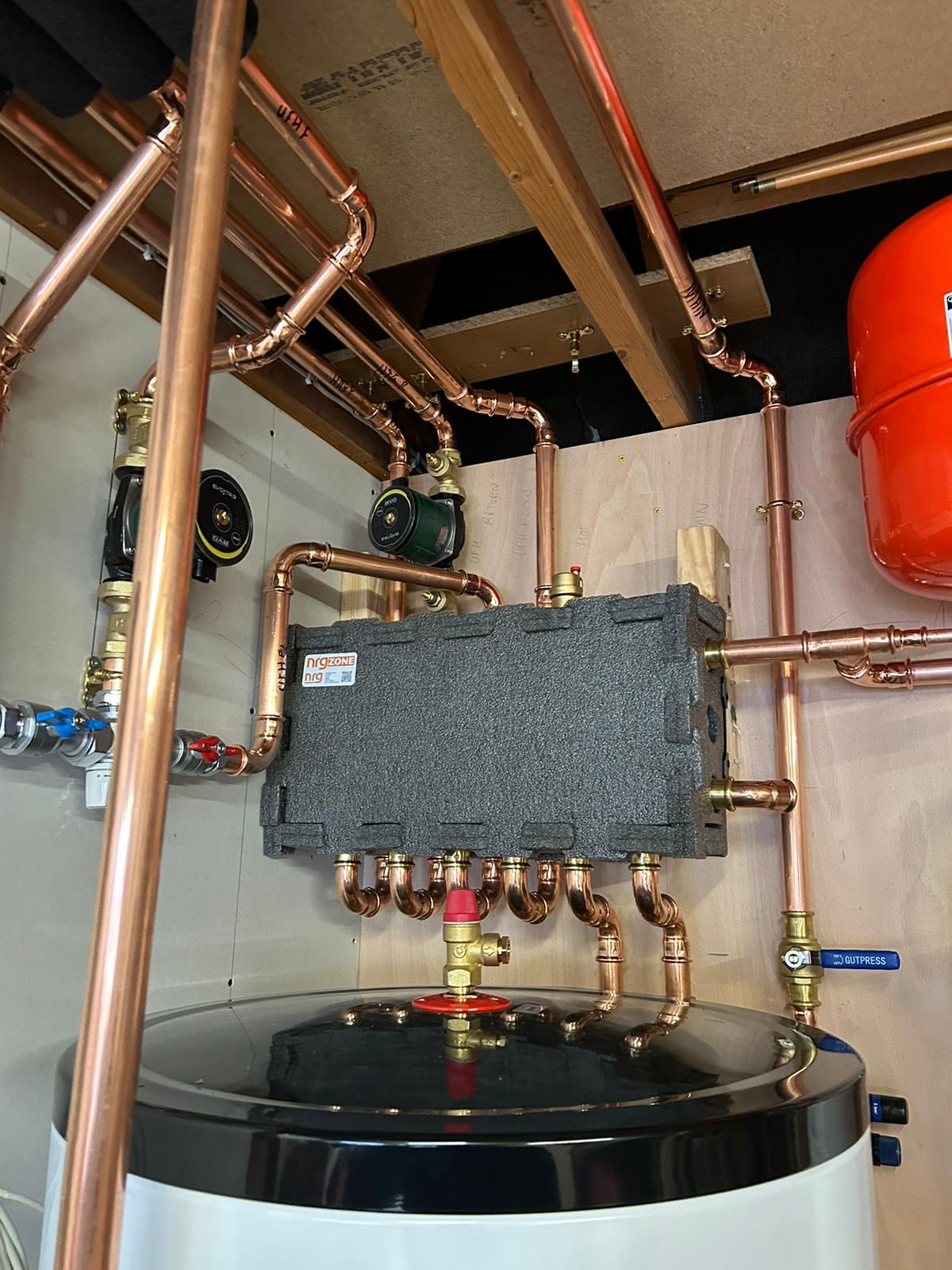 Pipework and manifold